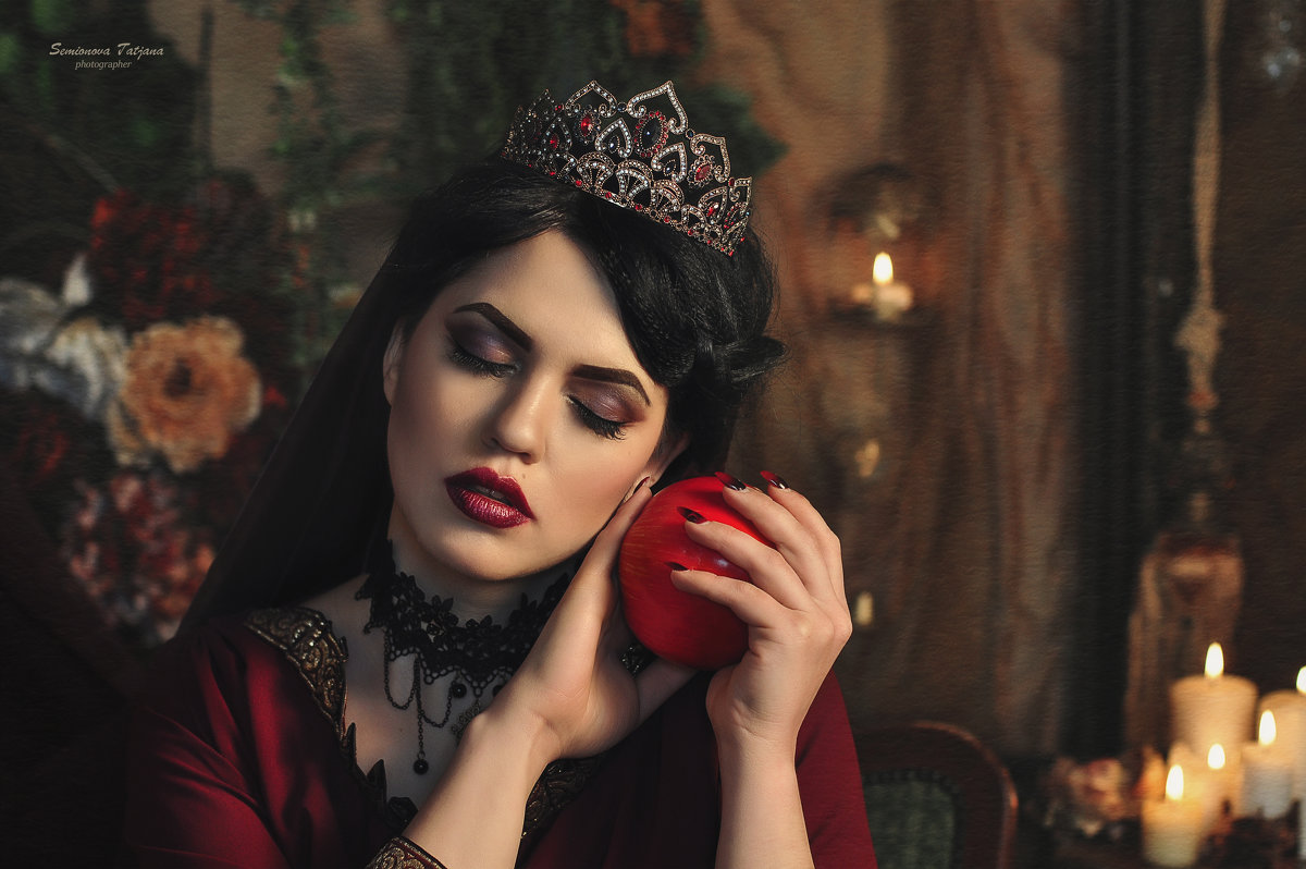 Королева и красное яблоко - Татьяна Семёнова