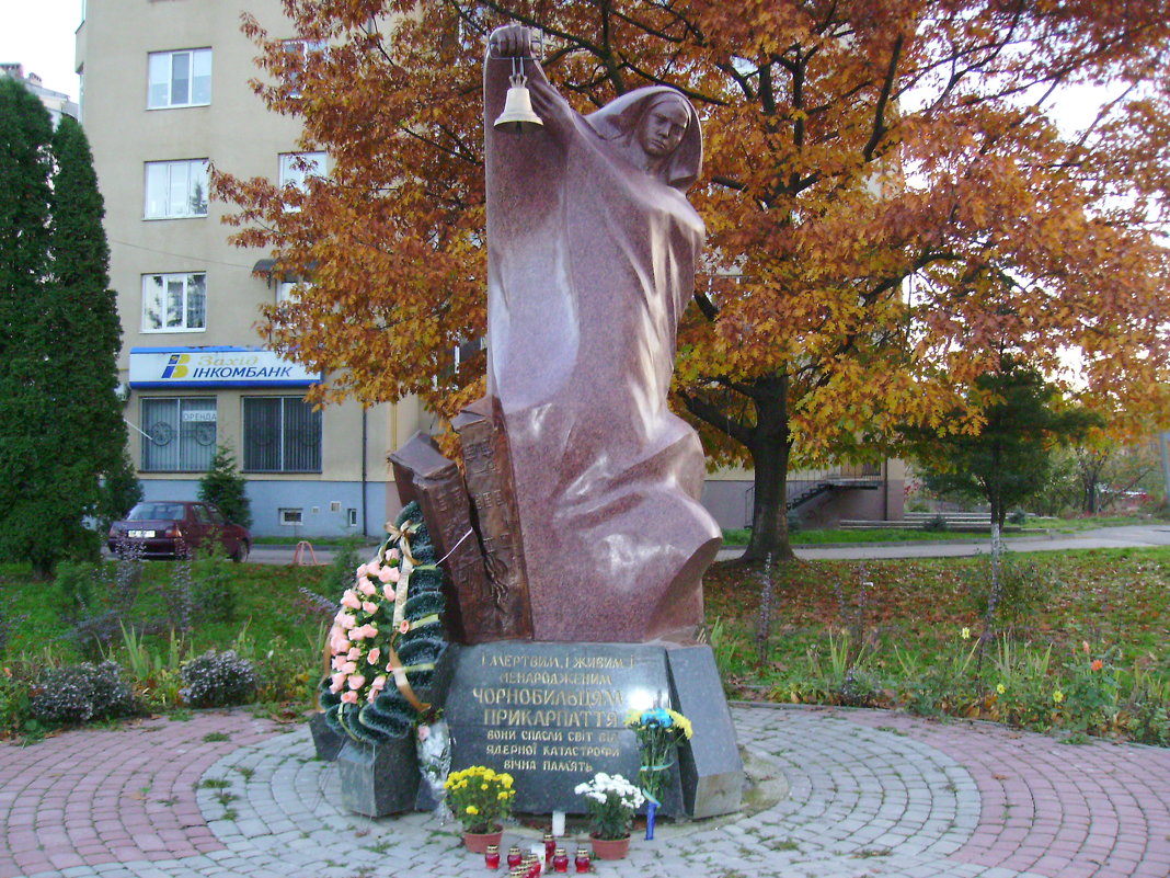 Памятник  героям - чернобыльцам  в  Ивано - Франковске - Андрей  Васильевич Коляскин