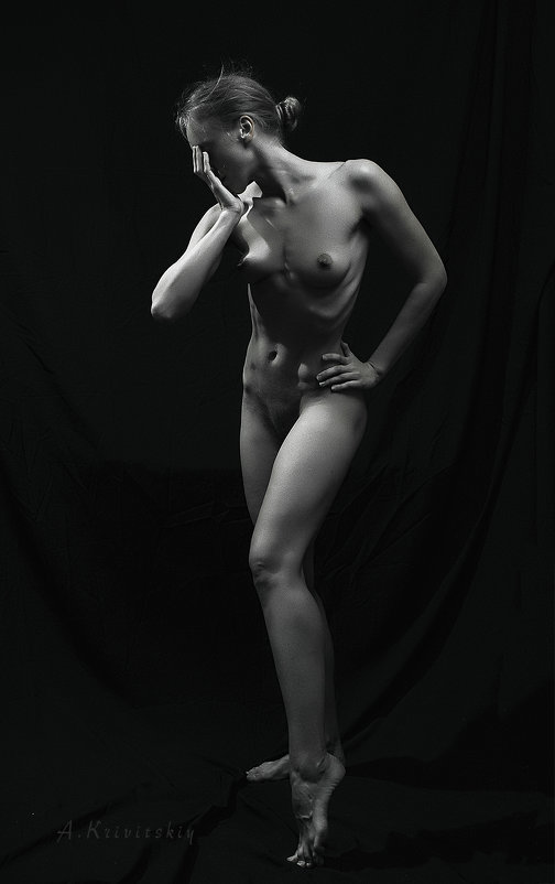 Nude specifically and deliberately. - krivitskiy Кривицкий