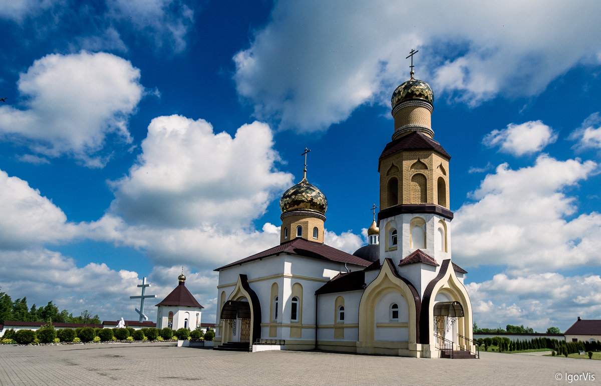 В монастыре - Игорь Вишняков