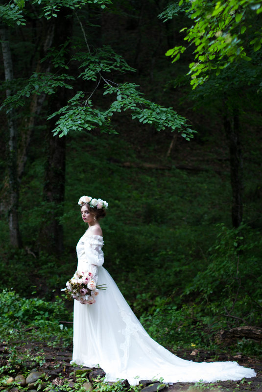 Сборы невесты в лесу - Valentina Zaytseva