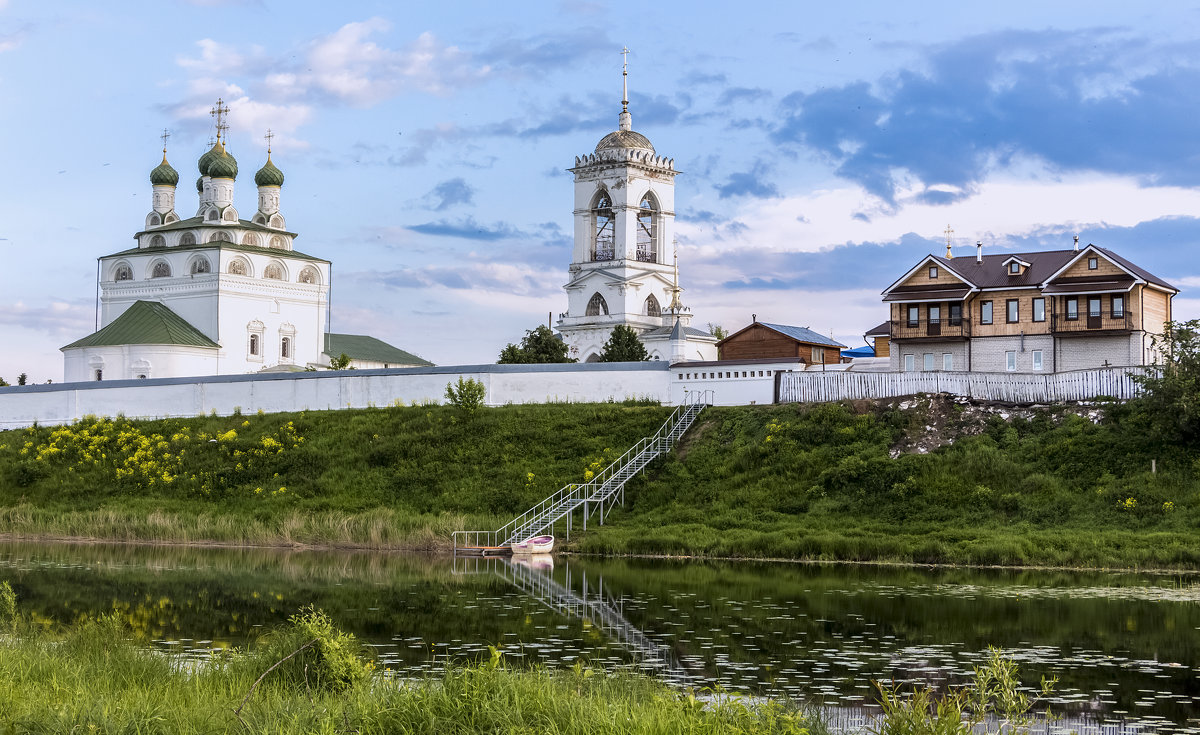 Монастырь на реке - Sergey Romanov