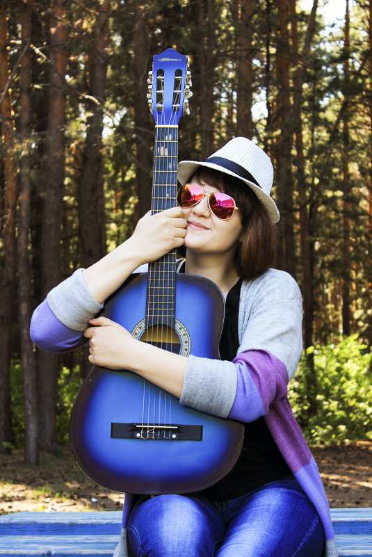 Девочка с гитарой - Светлана Деева