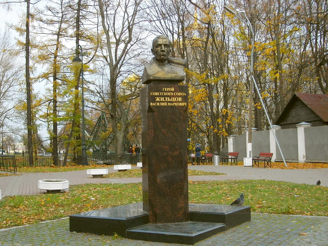 Памятник Герою Советского Союза Жильцову В.М. - Лия ☼