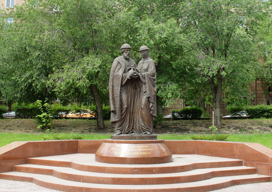 Памятник Петру и Февронии - Anatoliy Kosolapov