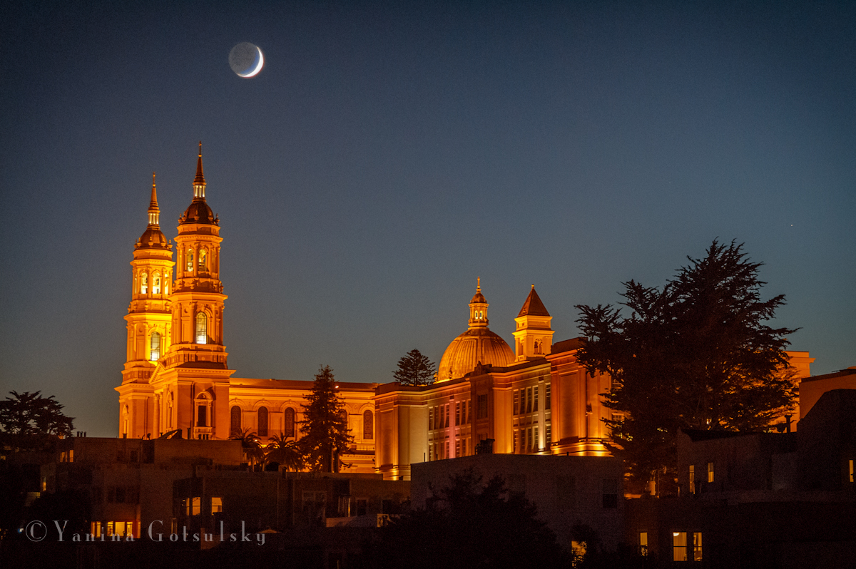 Луна над собором Святого Игнатия. San Francisco - Yanina Gotsulsky