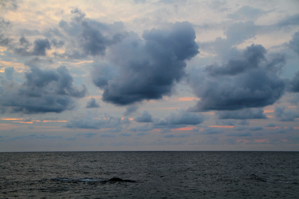 облака над морем - valeriy g_g