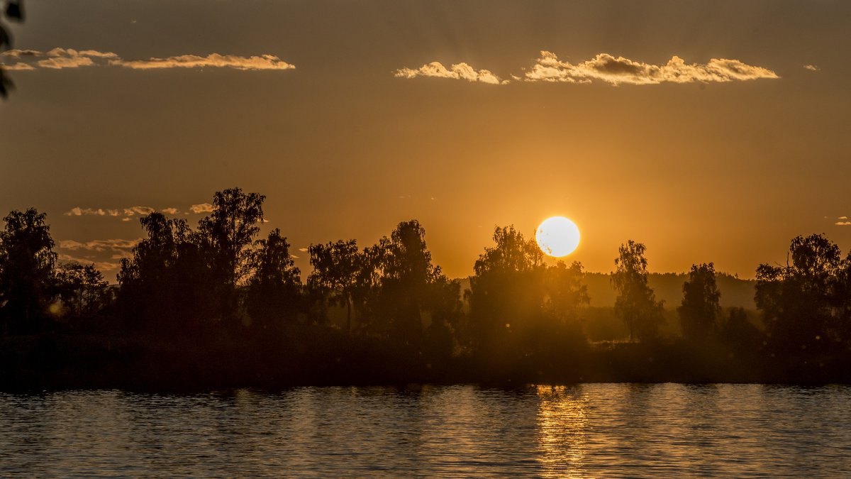 sunset on the lake - Dmitry Ozersky