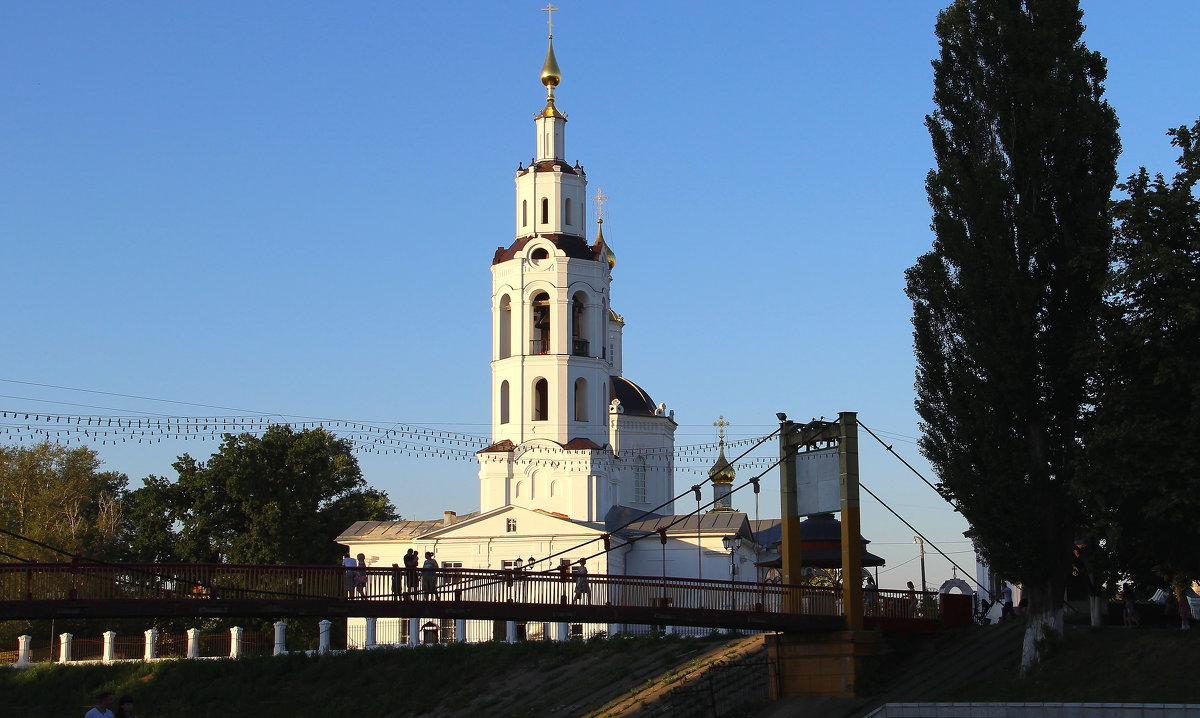 Храм, освещённый солнцем. - Борис Митрохин