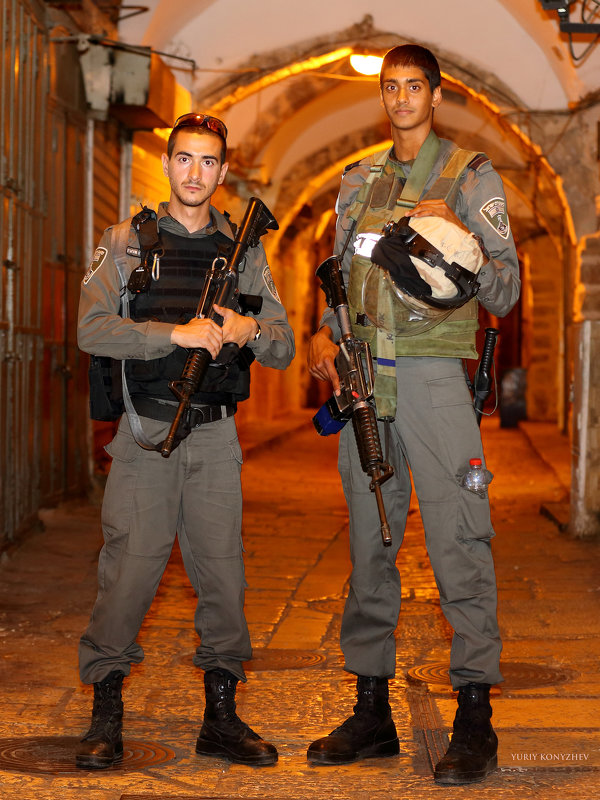 На улочках Старого Иерусалима..., израильские солдаты... - Yuriy Konyzhev