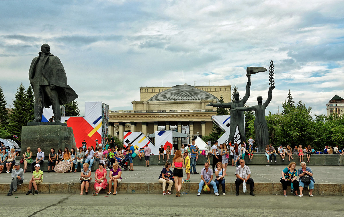 День города - Дмитрий Конев