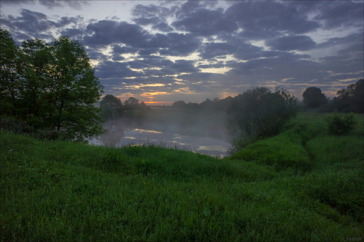 На рассвете у озерца Блюдце (Суздальский район) - Igor Andreev