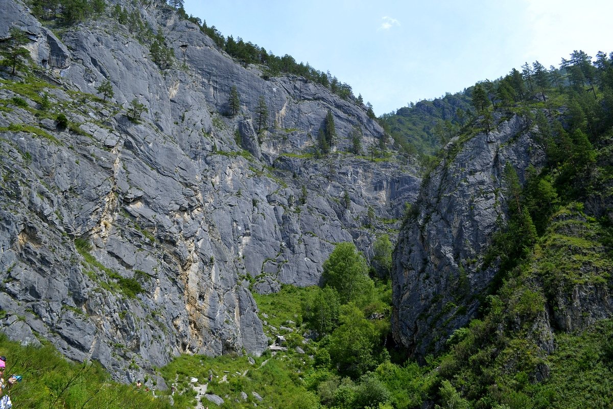 Горы, отвесные скалы - Tatiana Lesnykh Лесных