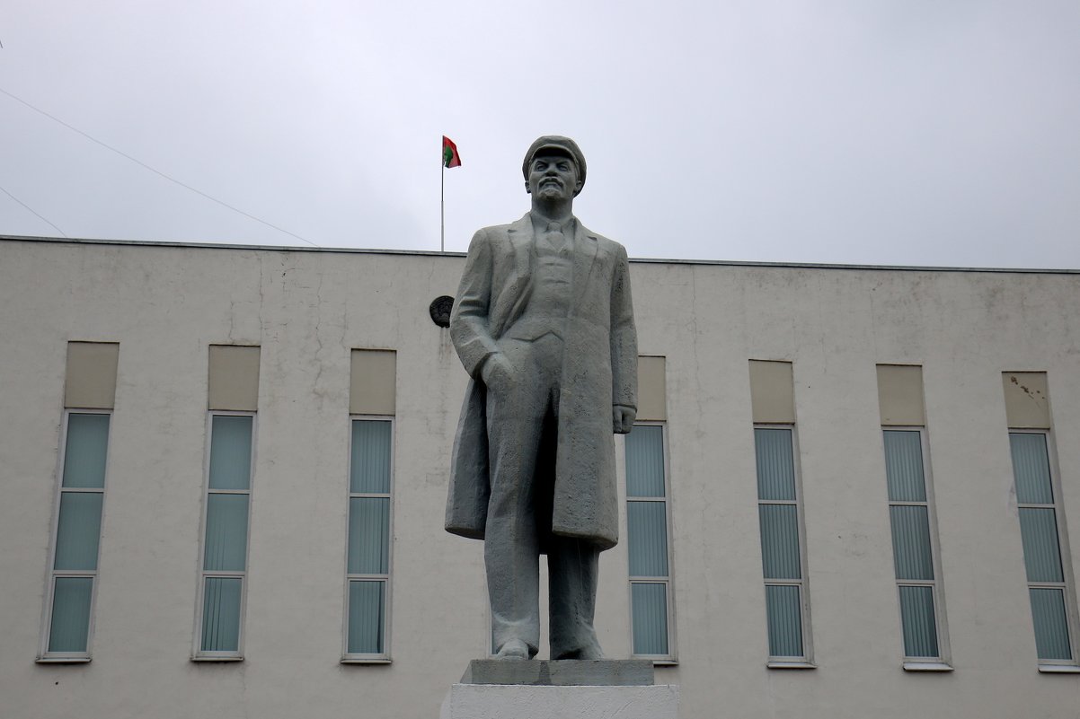 В Белоруссии везде чисто , ничего не ломают , строят новое и живут . Мое уважение БАТЬКЕ ! - vasya-starik Старик