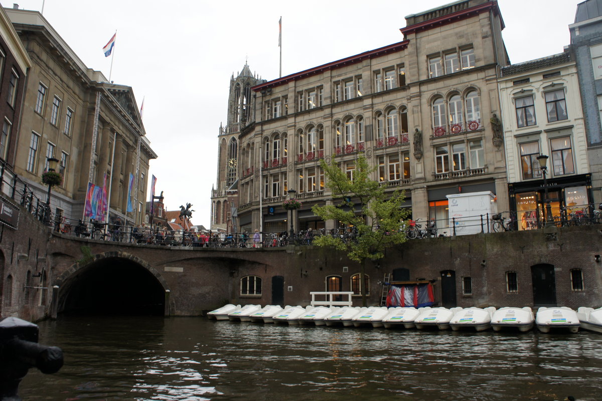 Канал Аудеграхт (Oudegracht). Слева - Здание мэрии Утрехта (Stadhuis van Utrecht) - Елена Павлова (Смолова)