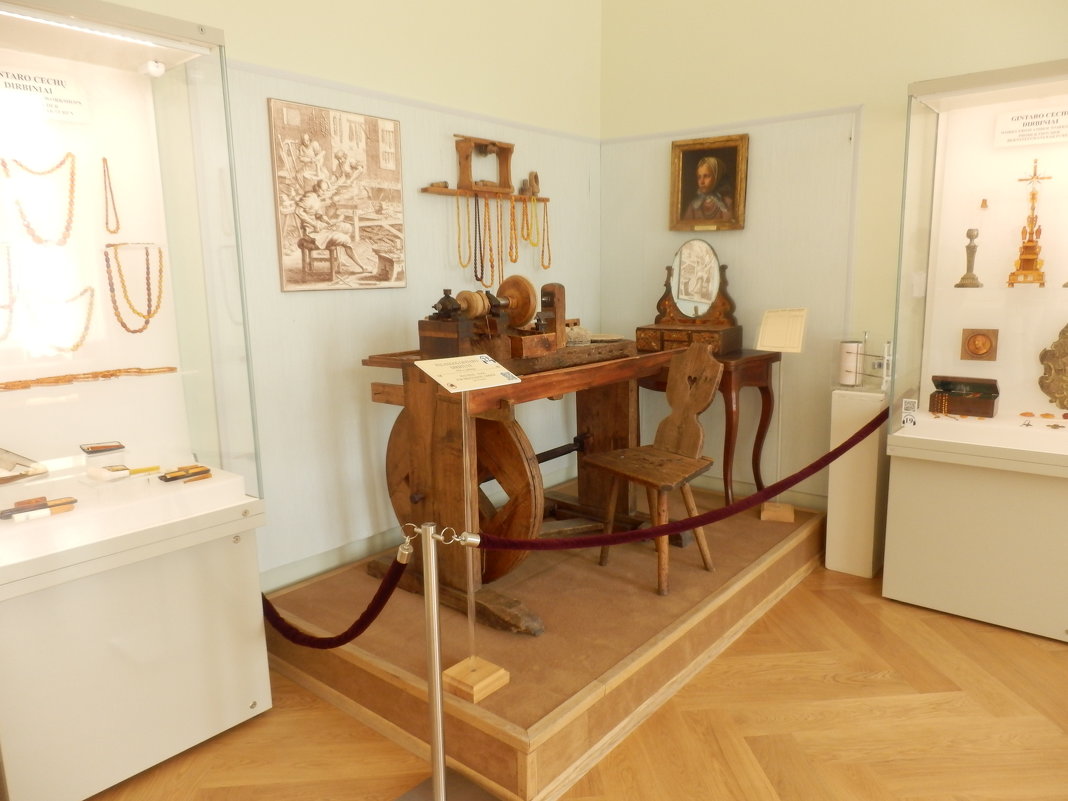 машина для обработки янтаря. 19 век - Татьяна 
