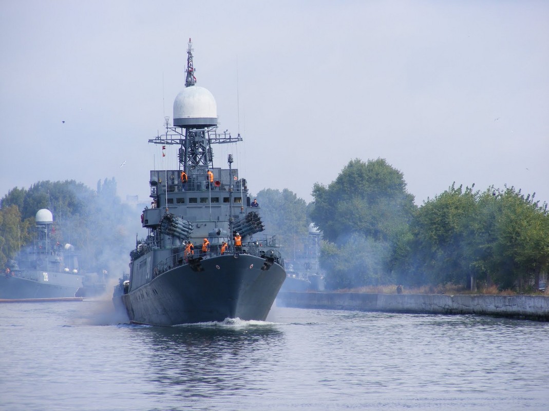 Балтийский флот выходит в море - Ал Дэ