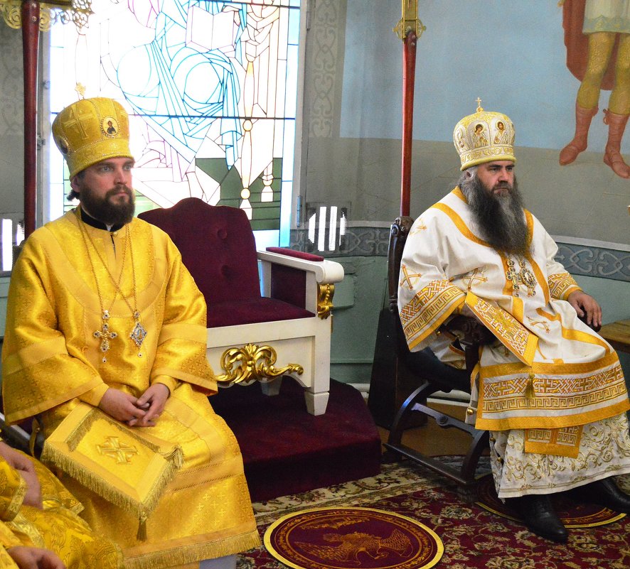 Седален. (Митрополит Георгий и епископ Арсений - слева). - Sergey Serebrykov