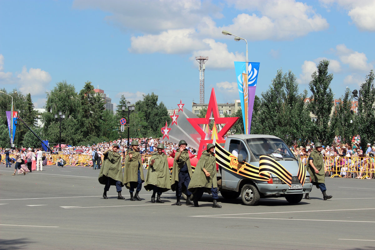 День рождения города ,ему исполнилось 300 лет - раиса Орловская