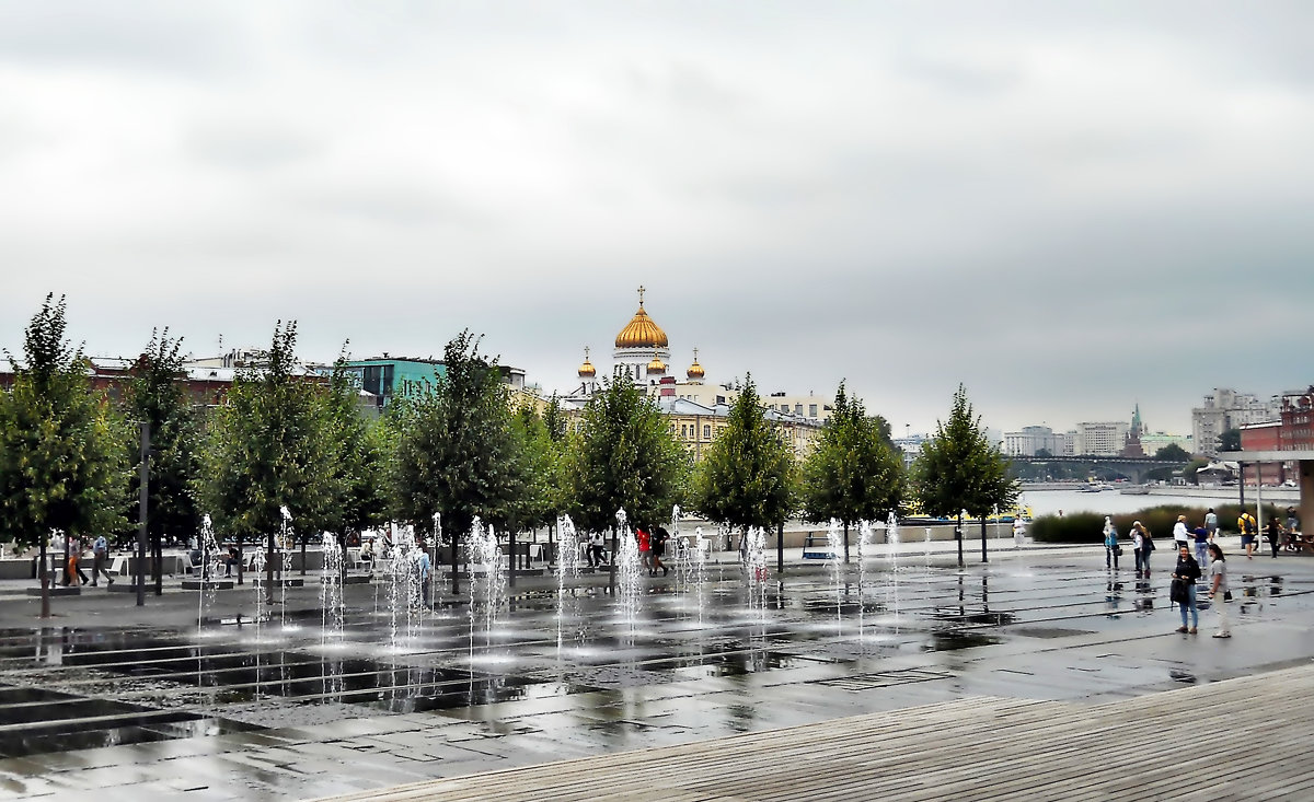 Ушла жара , и опустели фонтаны - Михаил Малец