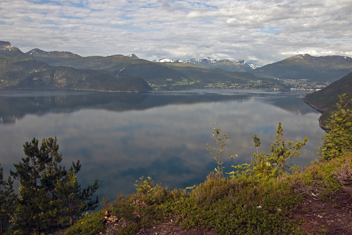 Norwegian Landscape - Roman Ilnytskyi