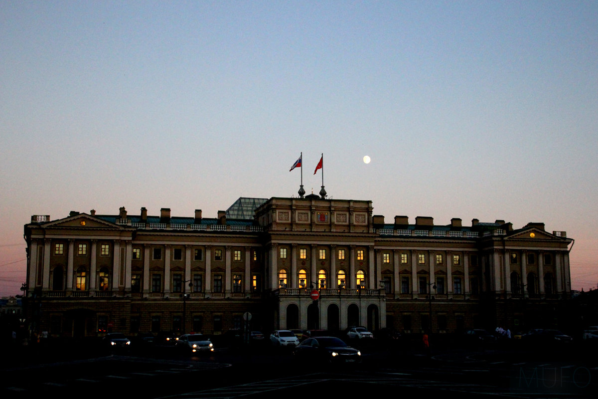Мариинский дворец и Луна - Ingenio 