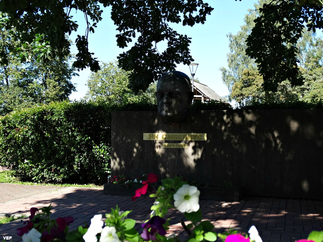 Памятник финскому композитору Яну Сибелиусу. - Fededuard Винтанюк