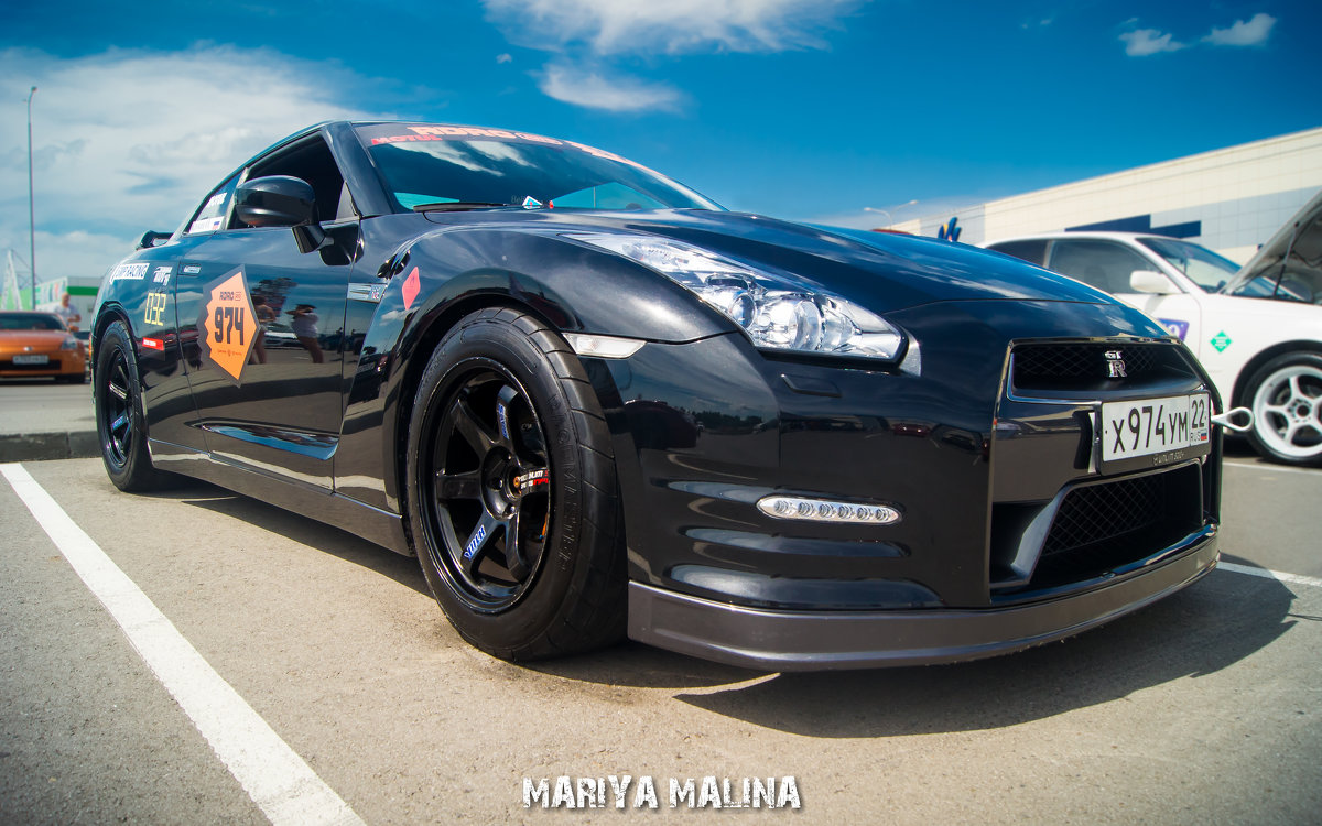 Nissan GT-R - Мария Малина