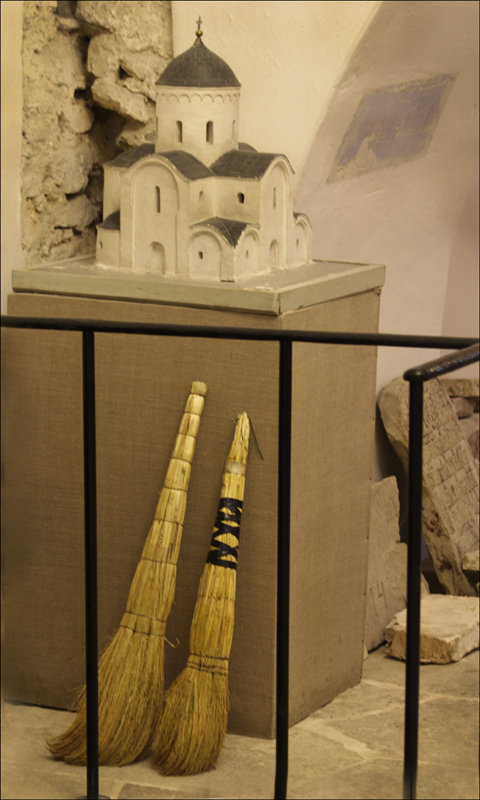 Церковь выметает музей - galina bronnikova 