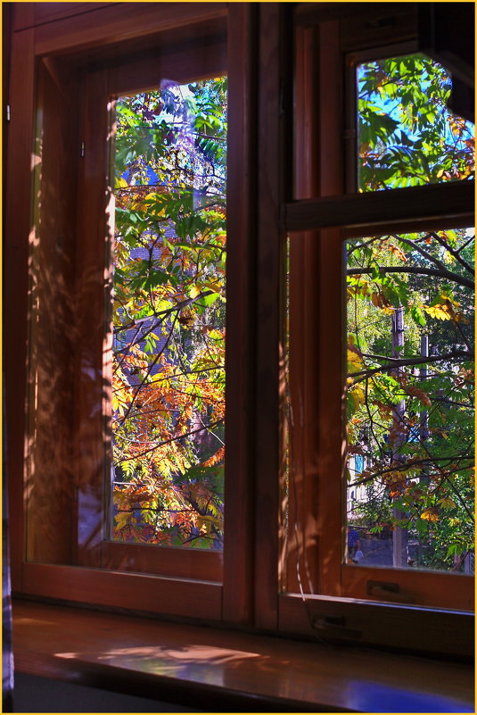 100 000 изображений по запросу Осень окно доступны в рамках роялти-фри лицензии