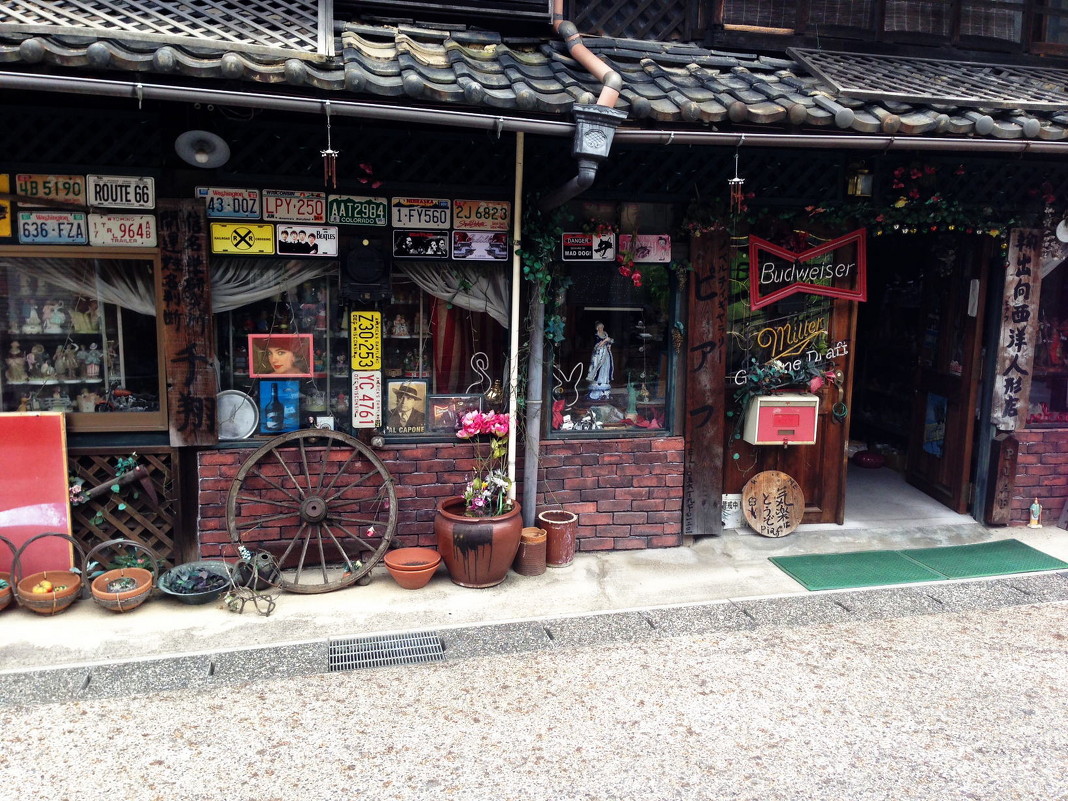 Antique Ceramic Doll shop - Tazawa 