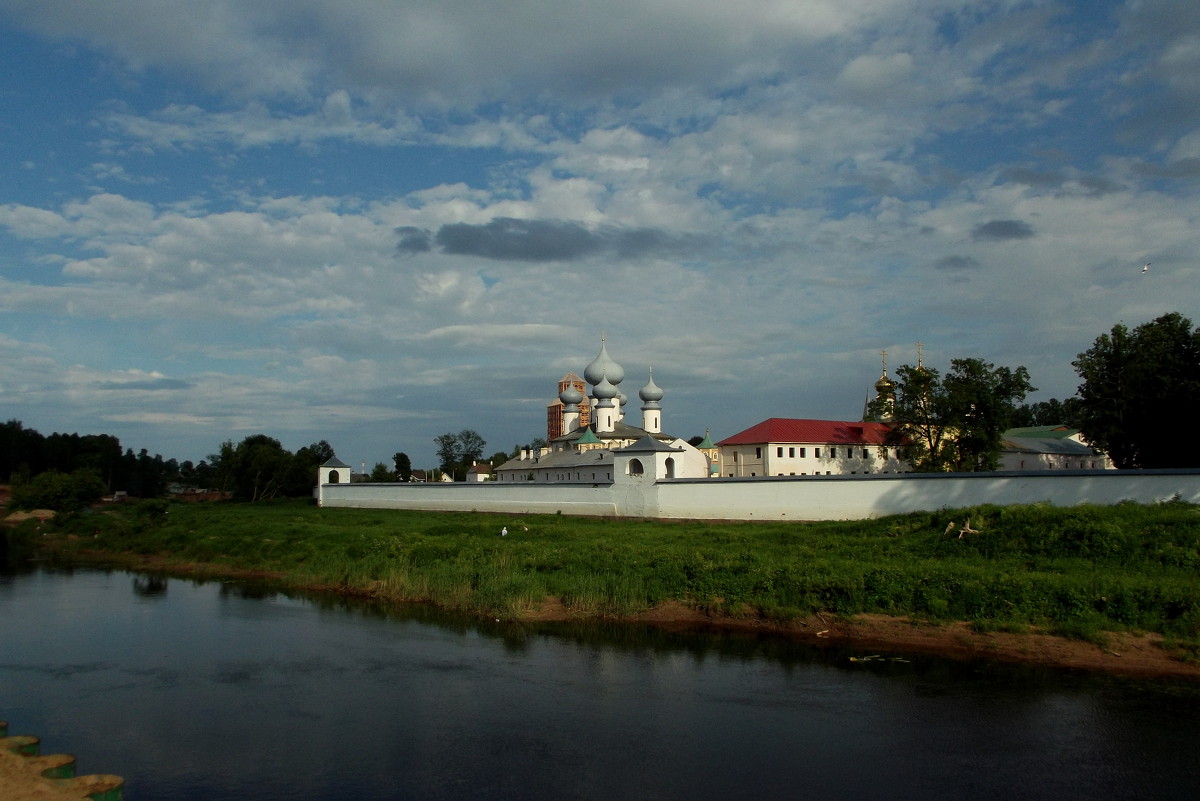 Успенский монастырь на реке Тихвинке. - Сергей Кочнев