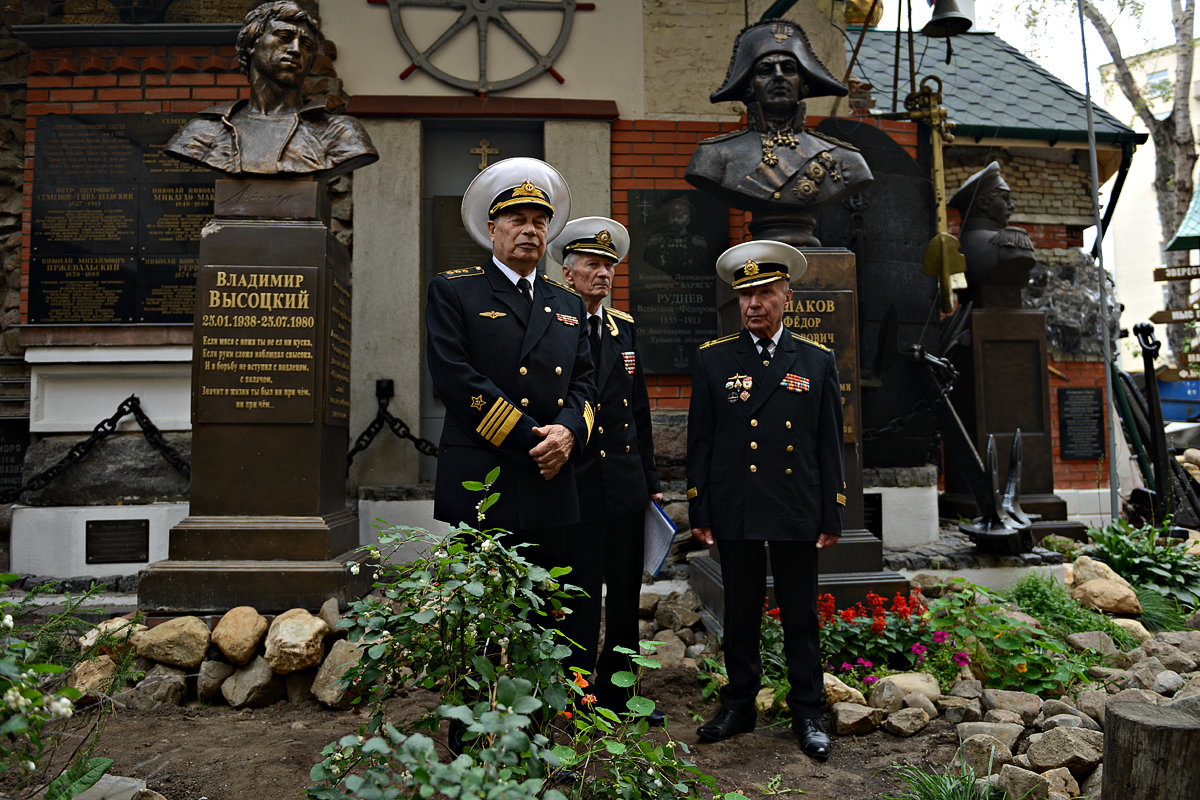 Открытие памятной доски Александру Маринеско в часовне Ф.Ф.Конюхова. - Татьяна Полянская