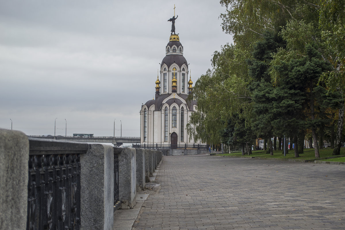 Собор на набережній - Дмитрий Гончаренко 