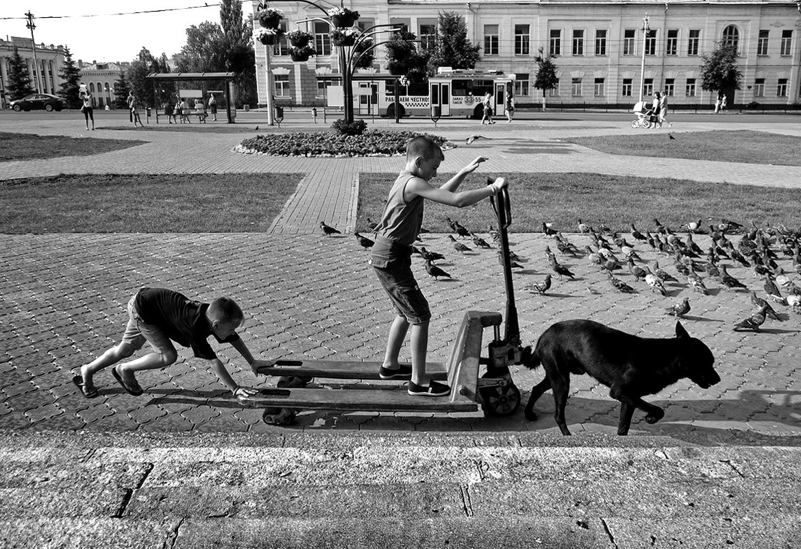 Покатушки на Театральной! - Владимир Шошин