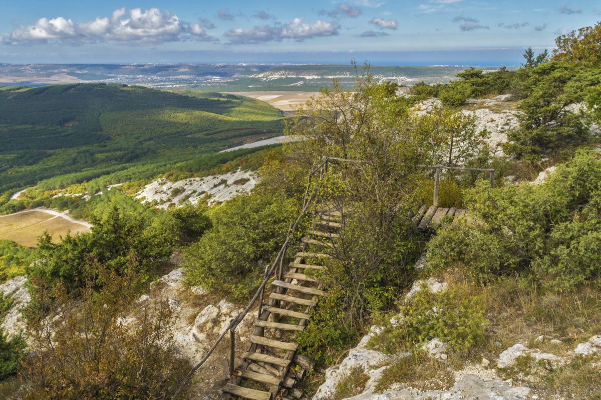 Лестница ведущая к пещерному монастырю Челтер-Мармара - Zinaida Belaniuk