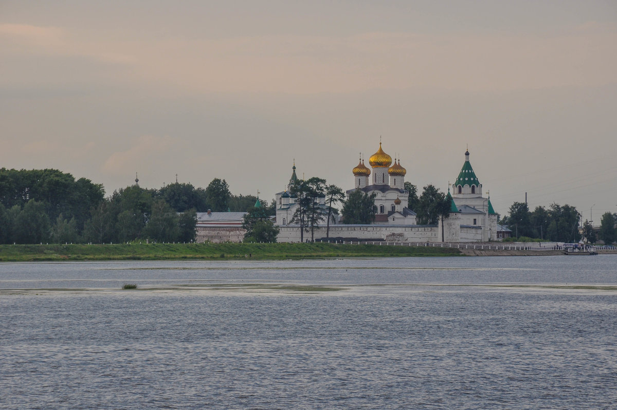 Монастырь на берегу Волги - Сергей Тагиров