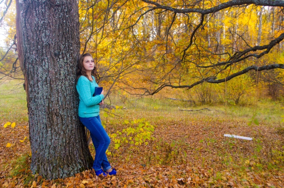 Девушка с книгой, осень, фотосессия, фотопрогулка, задумчивость, умиротворение - Алена Булдина