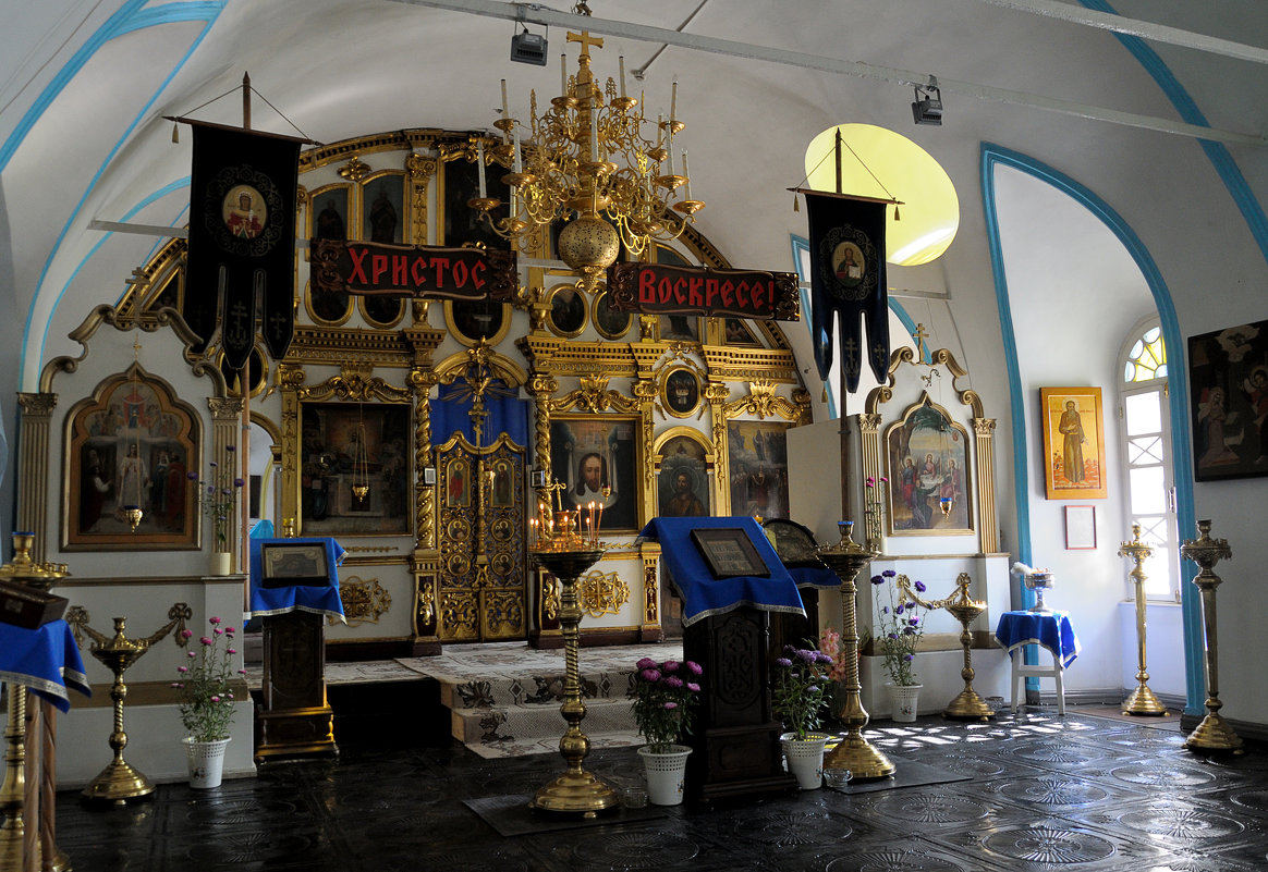 Внутри Успенской церкви - Владимир 