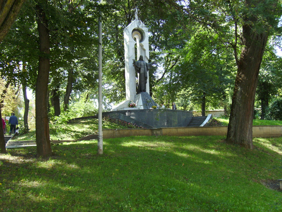 Памятник   Иисусу   Христу   в   Ивано - Франковске - Андрей  Васильевич Коляскин