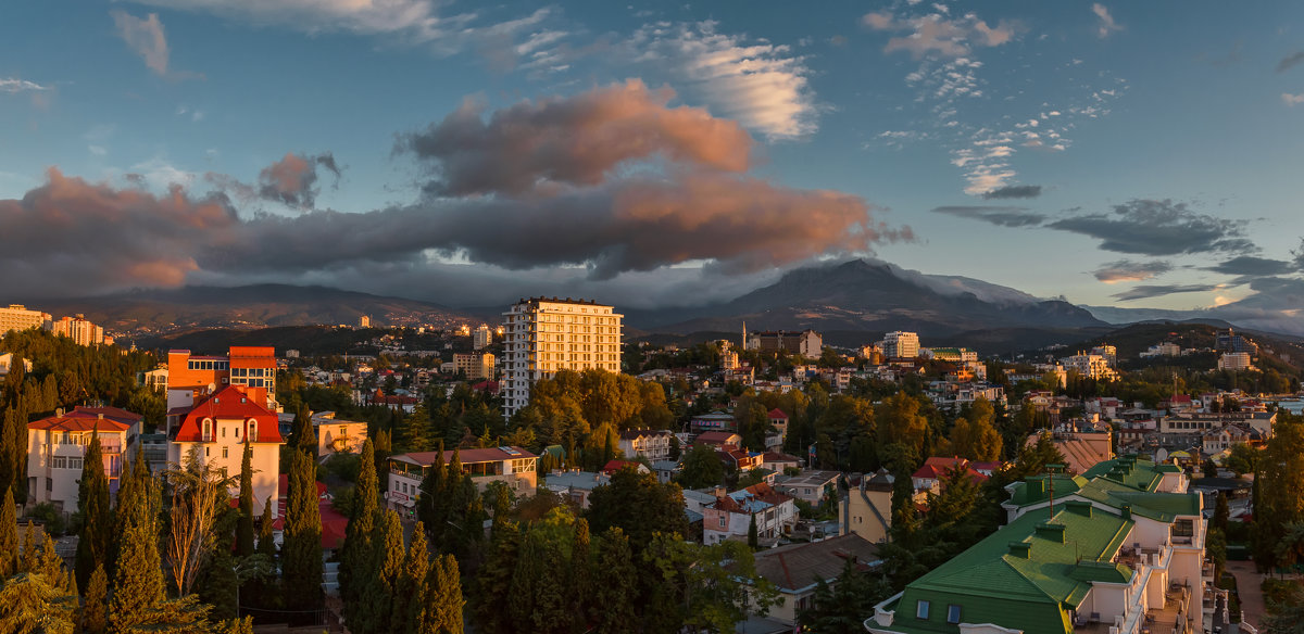 Осенняя Алушта. - Анатолий Щербак