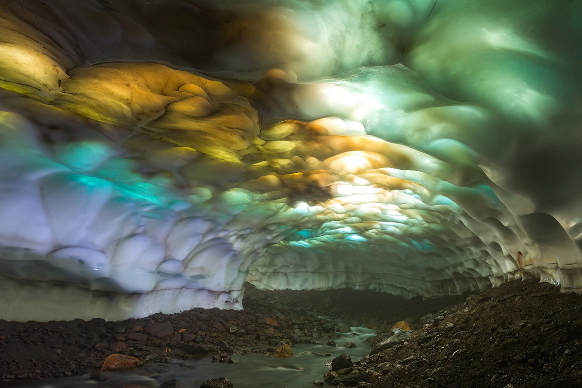 Пещеры вулкана Мутновский
