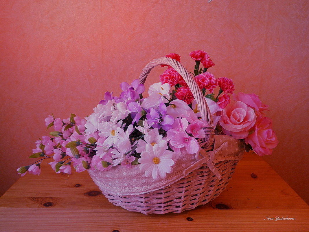 Корзина с цветами - Nina Yudicheva