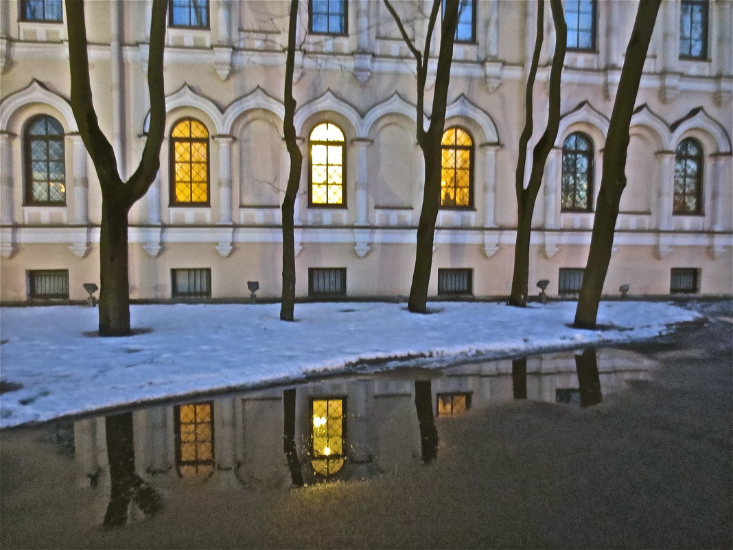 окна Новодевичьего монастыря - Елена 