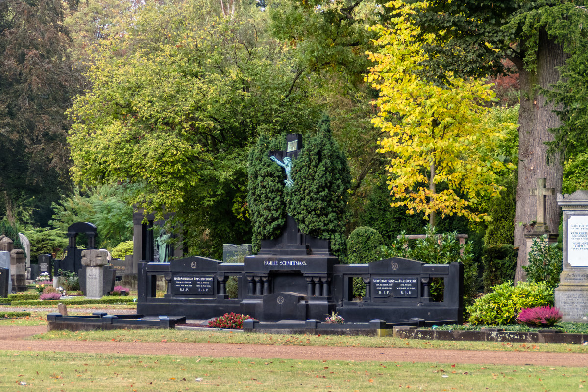 Северное городское кладбище с церковью, Дюссельдорф - Witalij Loewin