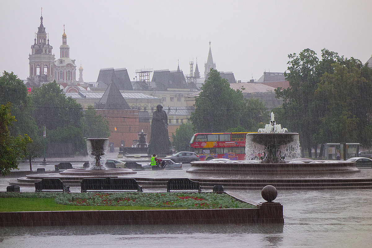 Мокрый город - Андрей Шаронов