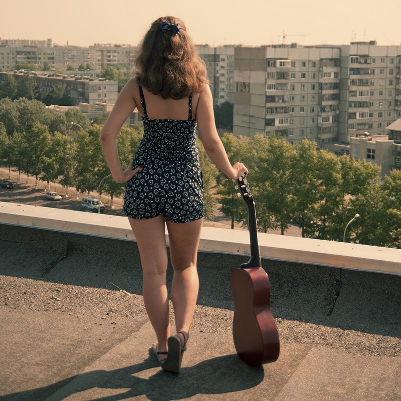 &quot;Девушка с гитарой 2&quot; - Женя Рыжов