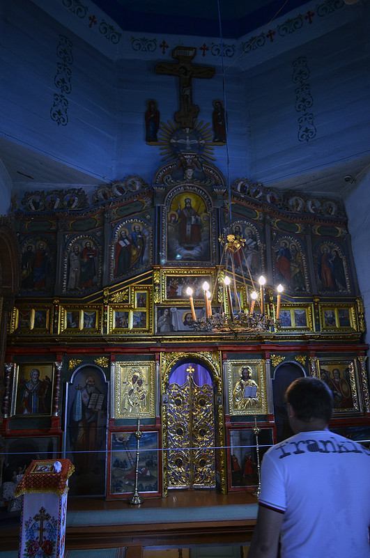 В деревянной церкви 17 века - Владимир ЯЩУК