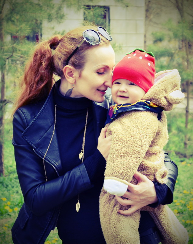 Маленькая Софи с мамой - Роман Fox Hound Унжакоff