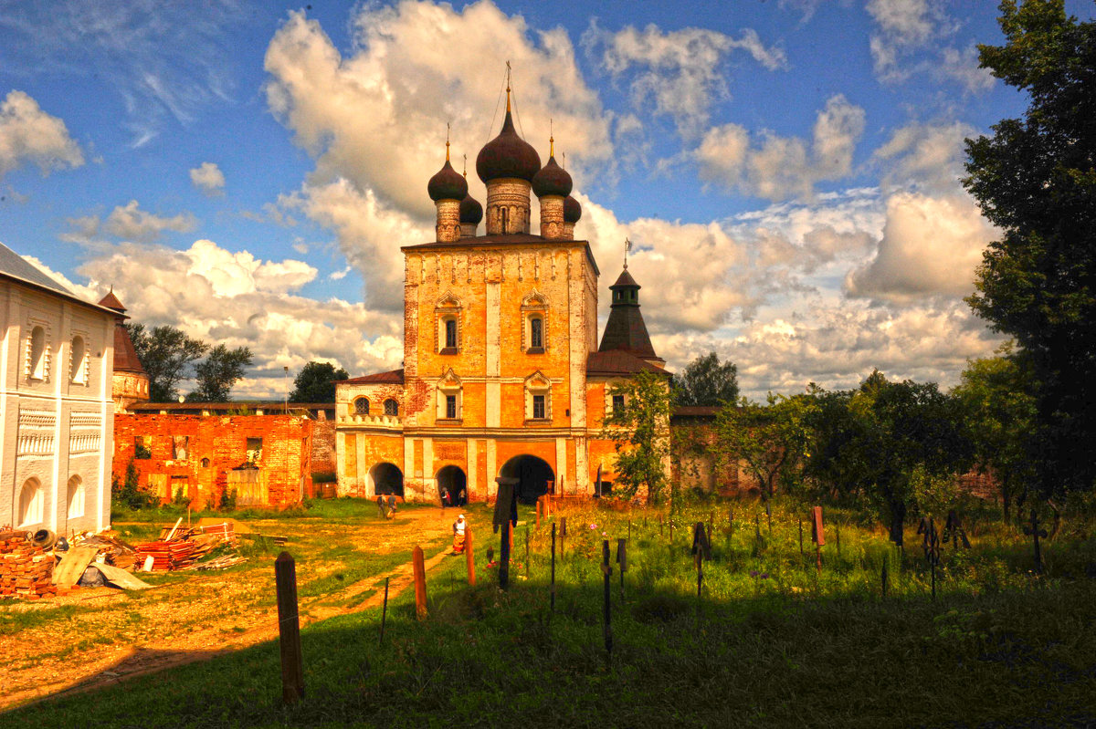 Борисоглебск монастырь Надвратная Сретенская церковь (1692)  вид из монастыря - Вячеслав 